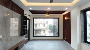 Room in 4 BHK Builder Floor at Sector 21 – for Rent