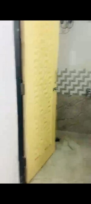 Bathroom in 1 BHK Apartment at Goregaon West – for Rent