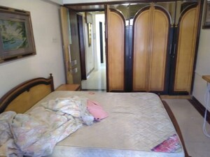 Bedroom in 2 BHK Apartment at Bandra West – for Rent