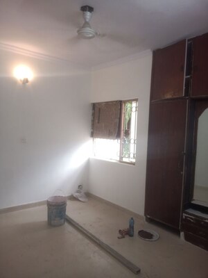 Room in 3 BHK Apartment at Vasant Kunj – for Rent