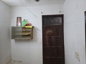 Furnished Amenities in 1 RK Builder Floor at Palam Vihar – for Rent