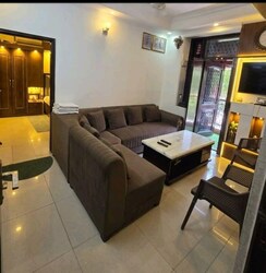 2 BHK Builder Floor For Sale in Naraina