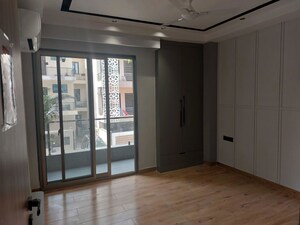Room in 3 BHK Builder Floor at Sector 23 – for Rent