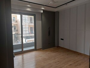 Room in 3 BHK Builder Floor at Sector 23 – for Rent