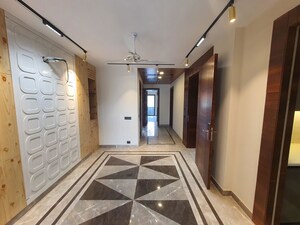 Building Lobby in 2 BHK Builder Floor at Sector 23 – for Rent