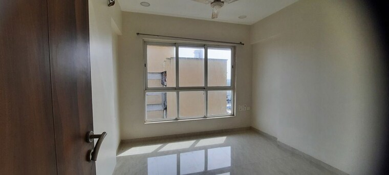 Room, supreme-19 2 Bedroom 650 Sq.Ft. Apartment In Lokhandwala Mumbai 10524563