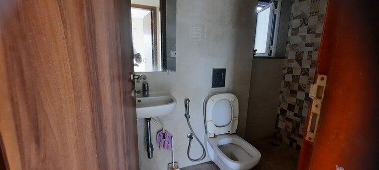 Bathroom, supreme-19 2 Bedroom 650 Sq.Ft. Apartment In Lokhandwala Mumbai 10524563