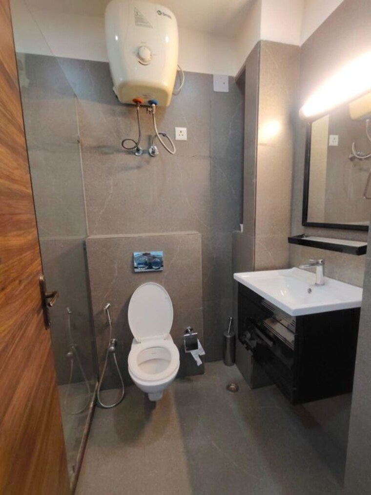 Bathroom, sector 10 dwarka 3 Bedroom 2000 Sq.Ft. Apartment In Sector 10 Dwarka Delhi 10524581