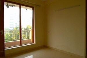 Room in 3 BHK Builder Floor at Sector 42 – for Rent