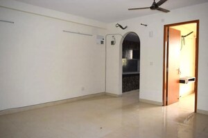 Building Lobby in 3 BHK Builder Floor at Sector 42 – for Rent