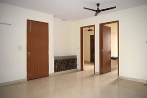 Room in 3 BHK Builder Floor at Sector 42 – for Rent