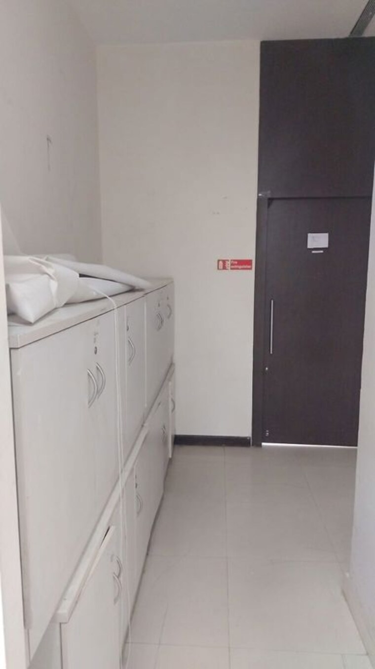 Bathroom, everest-nivara-infotech-park Commercial Office Space 12236 Sq.Ft. In Turbhe Navi Mumbai 10524577