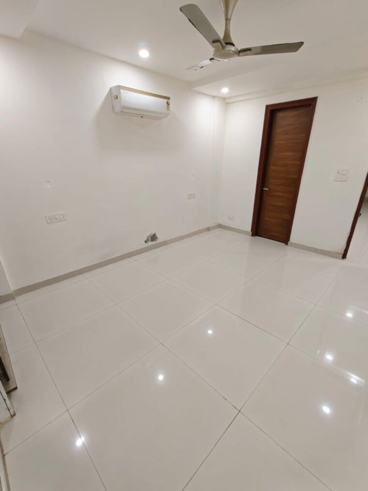 Room, ambala highway 3 Bedroom 2250 Sq.Ft. Apartment In Ambala Highway Zirakpur 10524609