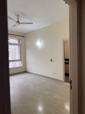 Room in 2 BHK Builder Floor at Sector 21 – for Rent