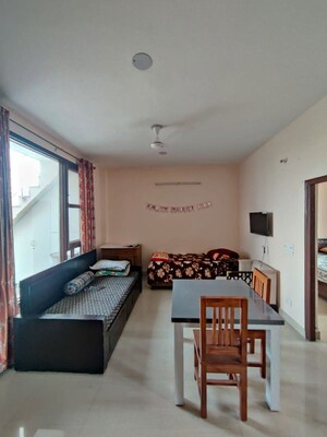 Living Room in 2 BHK Builder Floor at Sector 47 – for Rent