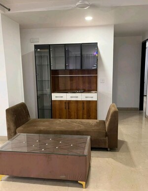 Furnished Amenities in 3 BHK Apartment at Gomti Nagar – for Rent
