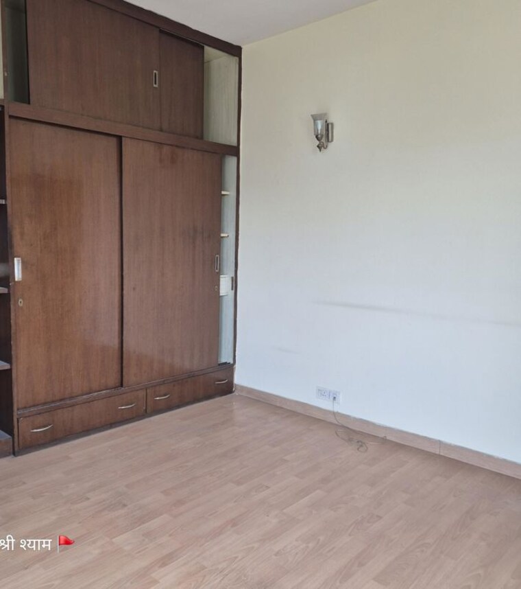 Room, sector 21 3 Bedroom 1500 Sq.Ft. Builder Floor In Sector 21 Gurgaon 10524666