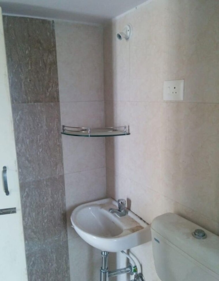 Bathroom, hubtown-gardenia 2 Bedroom 720 Sq.Ft. Apartment In Mira Road Thane 10524660