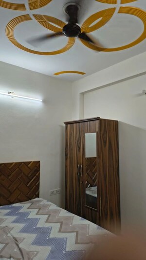Room in 2 BHK Builder Floor at Sector 21 – for Rent
