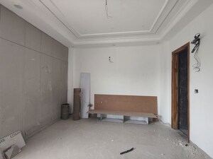 Room in 4 BHK Builder Floor at Sector 22 – for Rent