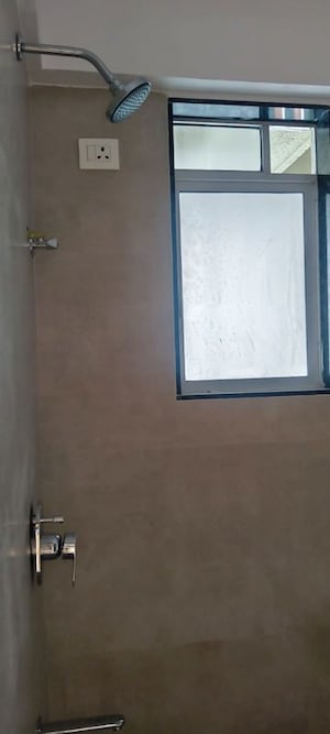 Room in 2 BHK Apartment at Yash Supriya, Dadar East – for Rent