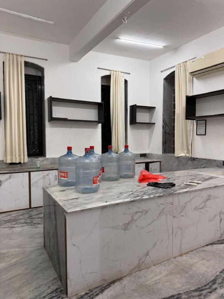 Team Area, cuffe parade Commercial Office Space 1400 Sq.Ft. In Cuffe Parade Mumbai 10524725