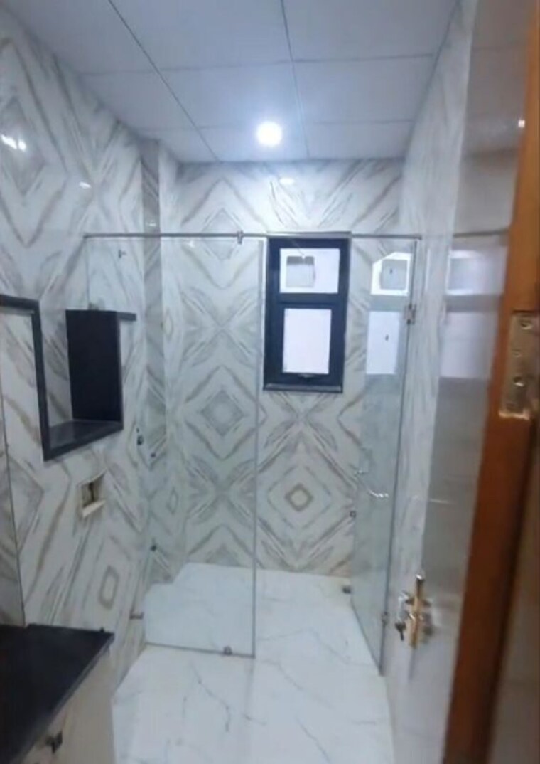 Bathroom, sector 23 2 Bedroom 1200 Sq.Ft. Builder Floor In Sector 23 Gurgaon 10524738
