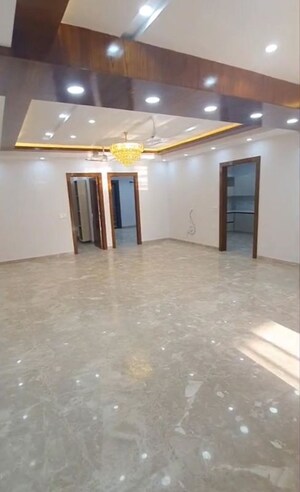 Room in 2 BHK Builder Floor at Sector 23 – for Rent