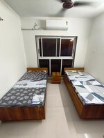 720 Sq.Ft. Pg in Worli