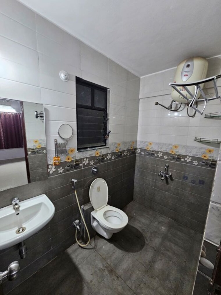 Bathroom, hadapsar 2 Bedroom 950 Sq.Ft. Apartment In Hadapsar Pune 10524672