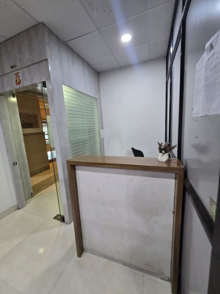 Bathroom, pinnacle-business-park Commercial Office Space 1600 Sq.Ft. In Andheri East Mumbai 10524766