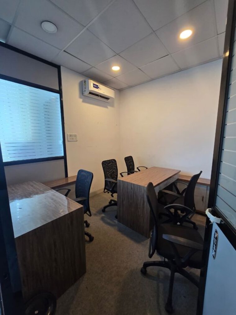 Team Area, pinnacle-business-park Commercial Office Space 1600 Sq.Ft. In Andheri East Mumbai 10524766