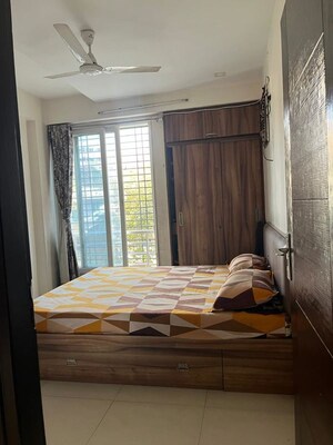 Bedroom in 3 BHK Apartment at Ambawadi – for Rent