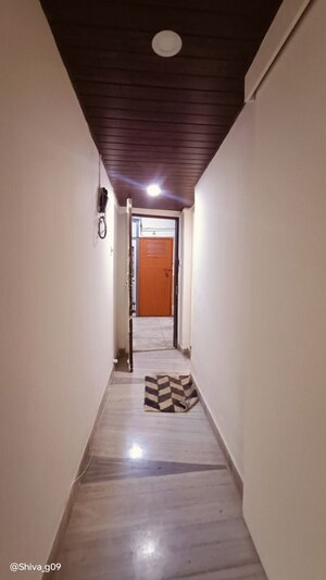  Pg – Entrance View at Worli - for Rent