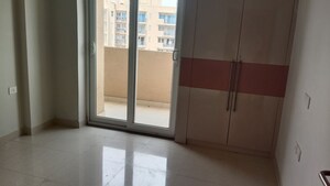 Room in 2 BHK Apartment at Tata Eureka Park, Sector 150 – for Rent