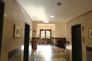 Living Room in 3 BHK Builder Floor at Sector 21 – for Rent