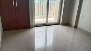 Room in 2 BHK Apartment at Tata Eureka Park, Sector 150 – for Rent