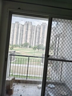 2 BHK Apartment For Rent in Jaypee Greens Aman