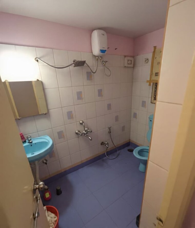 Bathroom, jai-ganesh-varadhast 2 Bedroom 800 Sq.Ft. Apartment In Pimpri Pune 10524835