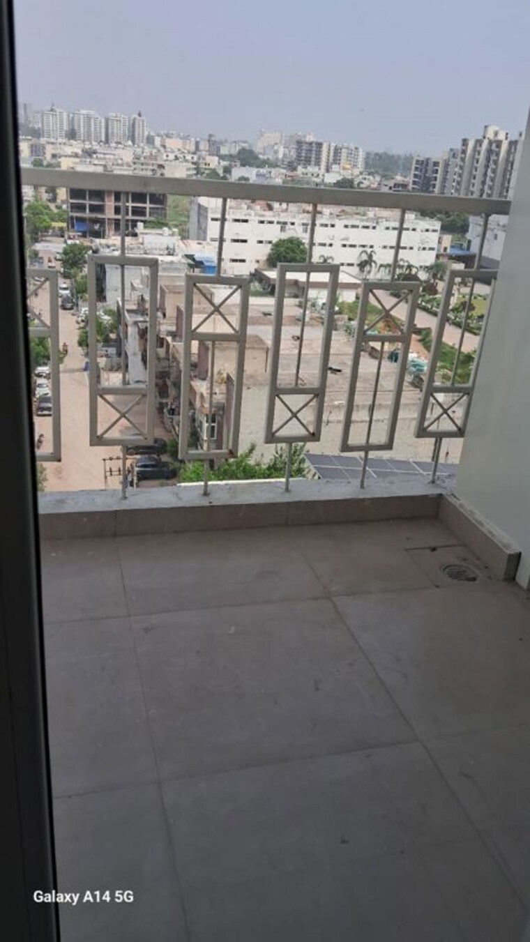 Balcony, hermitage-centralis 3.5 Bedroom 2000 Sq.Ft. Apartment In Vip Road Zirakpur 10524850