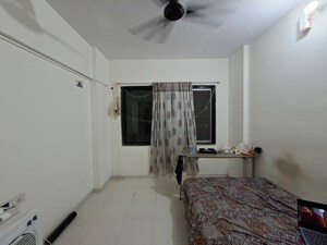 1 RK Apartment For Rent in Snowdrop CHS, Borivali West