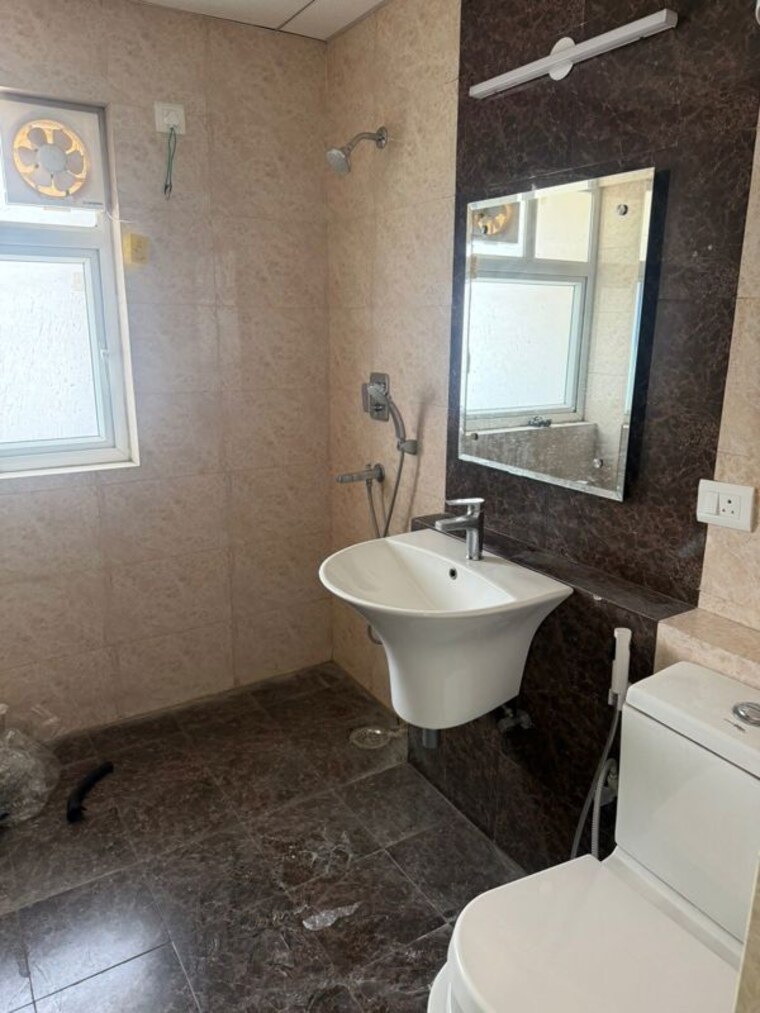 Bathroom, shree-vardhman-victoria 2 Bedroom 1350 Sq.Ft. Apartment In Sector 70 Gurgaon 10524860
