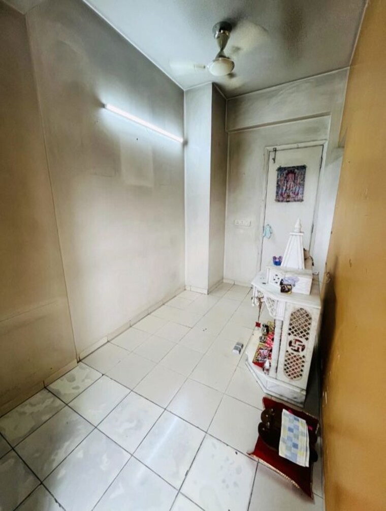 Bathroom, shree-vardhman-victoria 2 Bedroom 1350 Sq.Ft. Apartment In Sector 70 Gurgaon 10524860