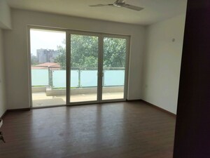 Room in 3 BHK Builder Floor at Palam Vihar Residents Association, Palam Vihar – for Rent