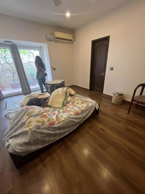 Bedroom in 4 BHK Builder Floor at Sector 23 – for Rent
