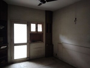 Room in 2 BHK Builder Floor at Sector 21 – for Rent