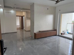 Room in 3 BHK Apartment at Tulip Yellow, Sector 69 – for Rent