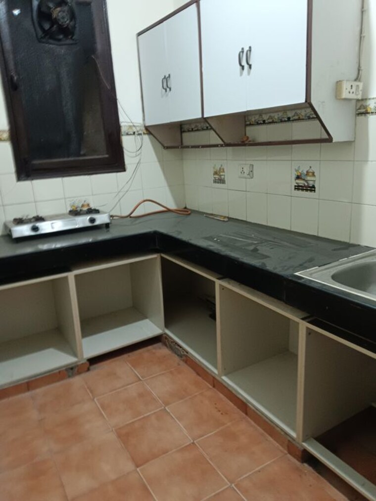 Kitchen, suncity-township-gurgaon 2 Bedroom 852 Sq.Ft. Builder Floor In Sector 54 Gurgaon 10524934