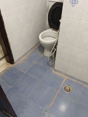 Bathroom in 2 BHK Builder Floor at Suncity Township Gurgaon, Sector 54 – for Rent
