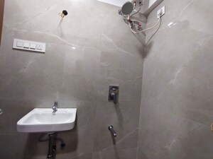 Bathroom in 1 BHK Apartment at Newyork Ranbir Heights, Andheri East – for Rent